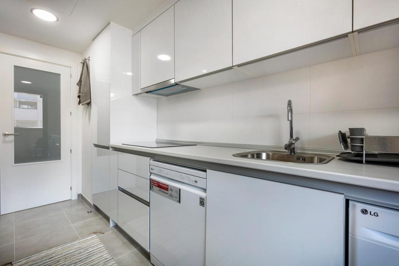 Appartement New 3 Bedroom With Pool + Near - Rdr274 *